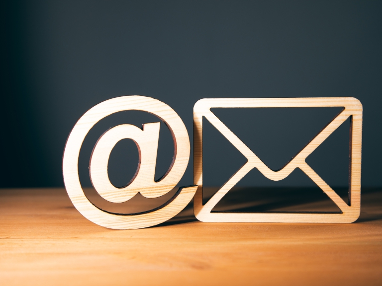 Post für uns? Unsere neue E-Mail-Adresse ist da!