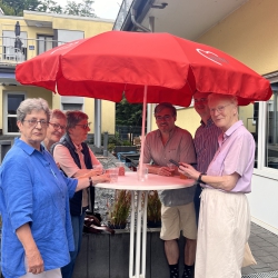 Christine Schmarsow, Kornelia Ebert, Dr. Kramme, Gabriel Kunze, Jonas Jordan, Bettina Lange-Klein (v.l.) auf dem AWO Sommerfest